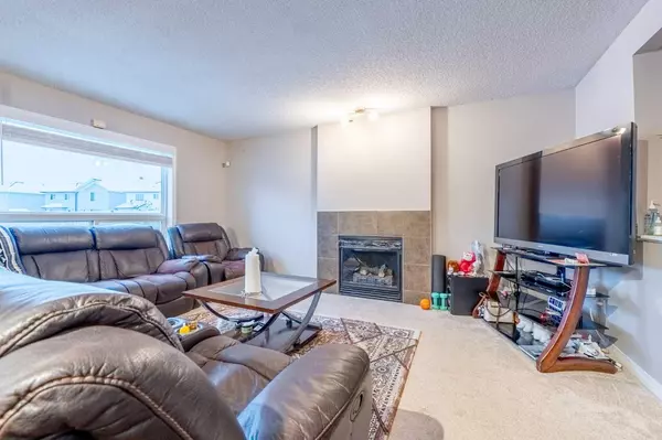 Calgary, AB T3J 0E7,23 Taralake LN NE