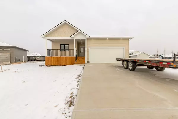 308 Bridge Crossing Close, Raymond, AB T0K 2S0