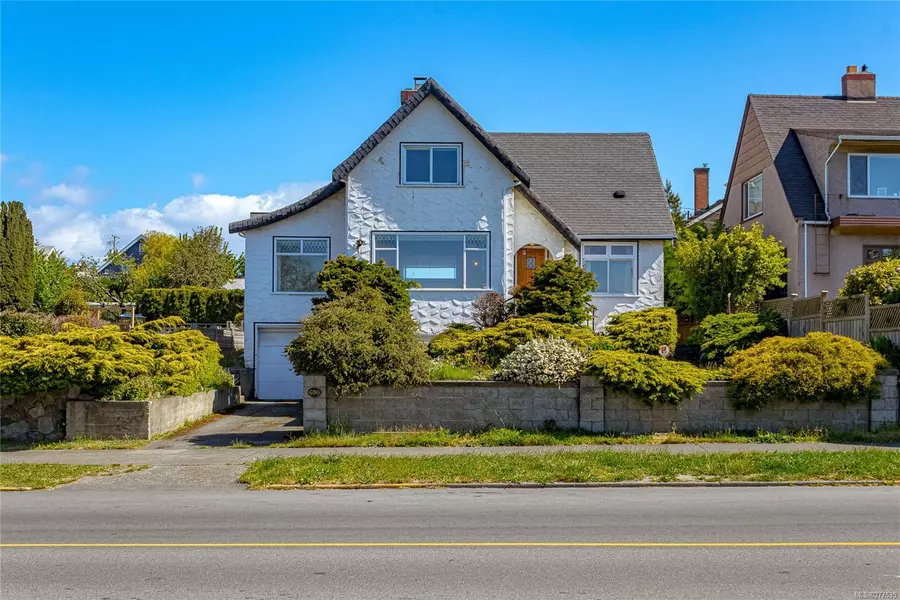 690 Dallas Rd, Victoria, BC V8V 1B7