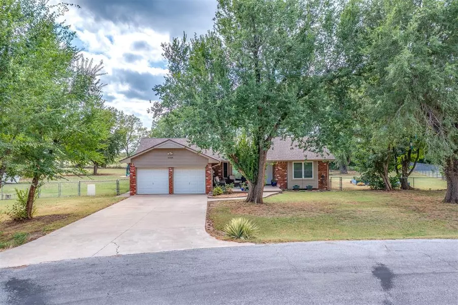 15330 Tomahawk Drive, Yukon, OK 73099