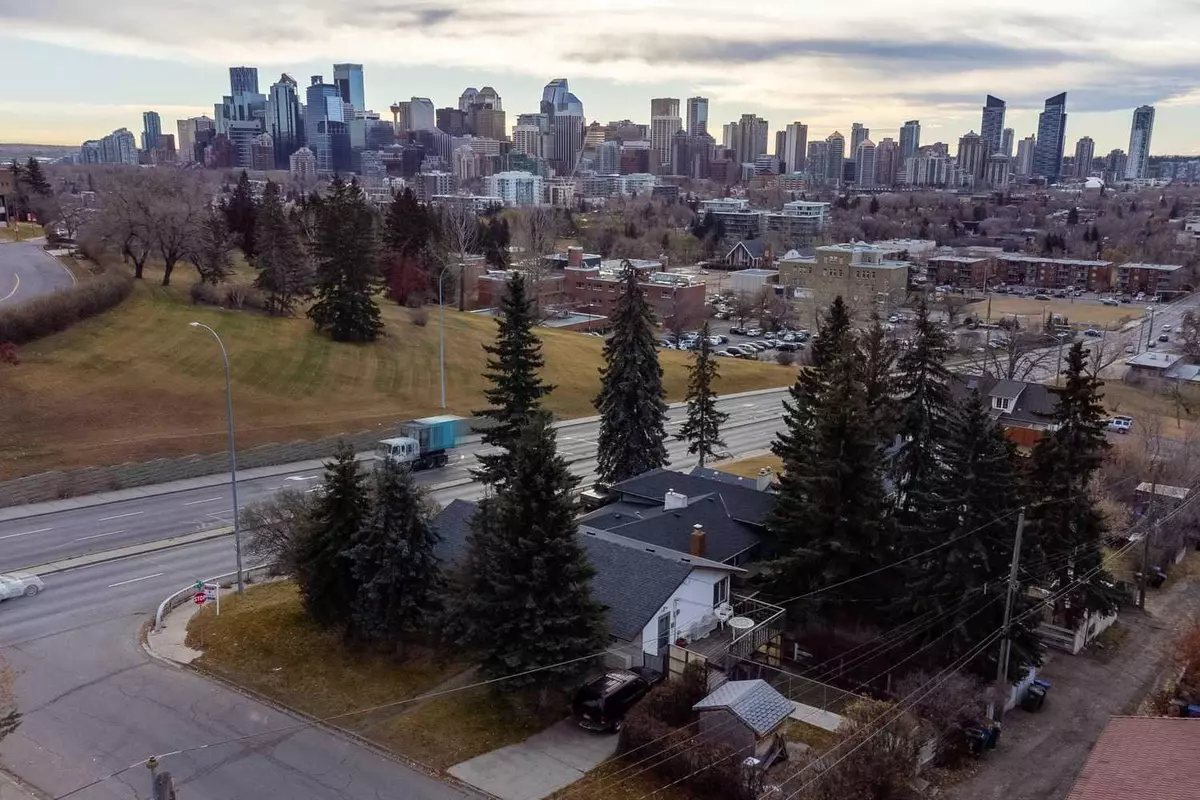 Calgary, AB T2N 1G8,1503 11 AVE NW