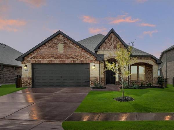 4365 Sun Meadow Drive,  Joshua,  TX 76058