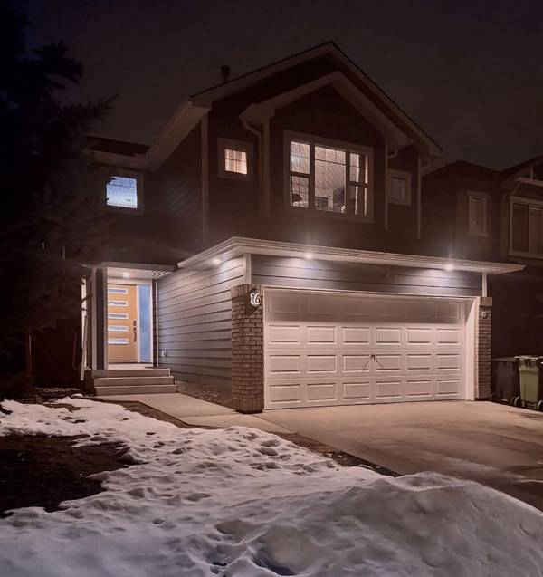 16 Everwoods RD Southwest, Calgary, AB T2Y 4R5