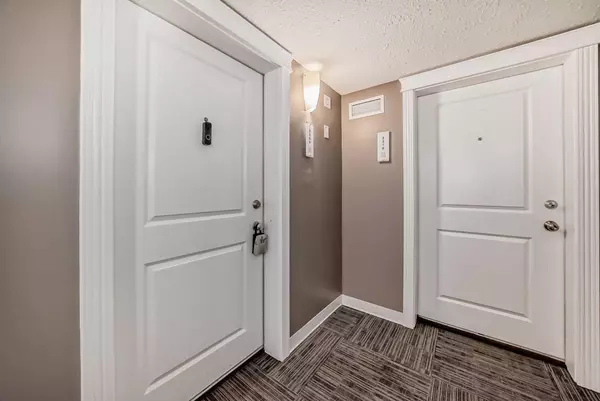 Calgary, AB t3m2l6,11 Mahogany ROW Southeast #3309