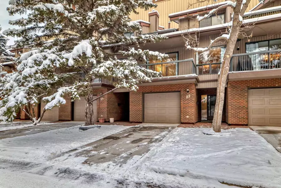 22 Point Mckay CRES NW, Calgary, AB T3B5B4