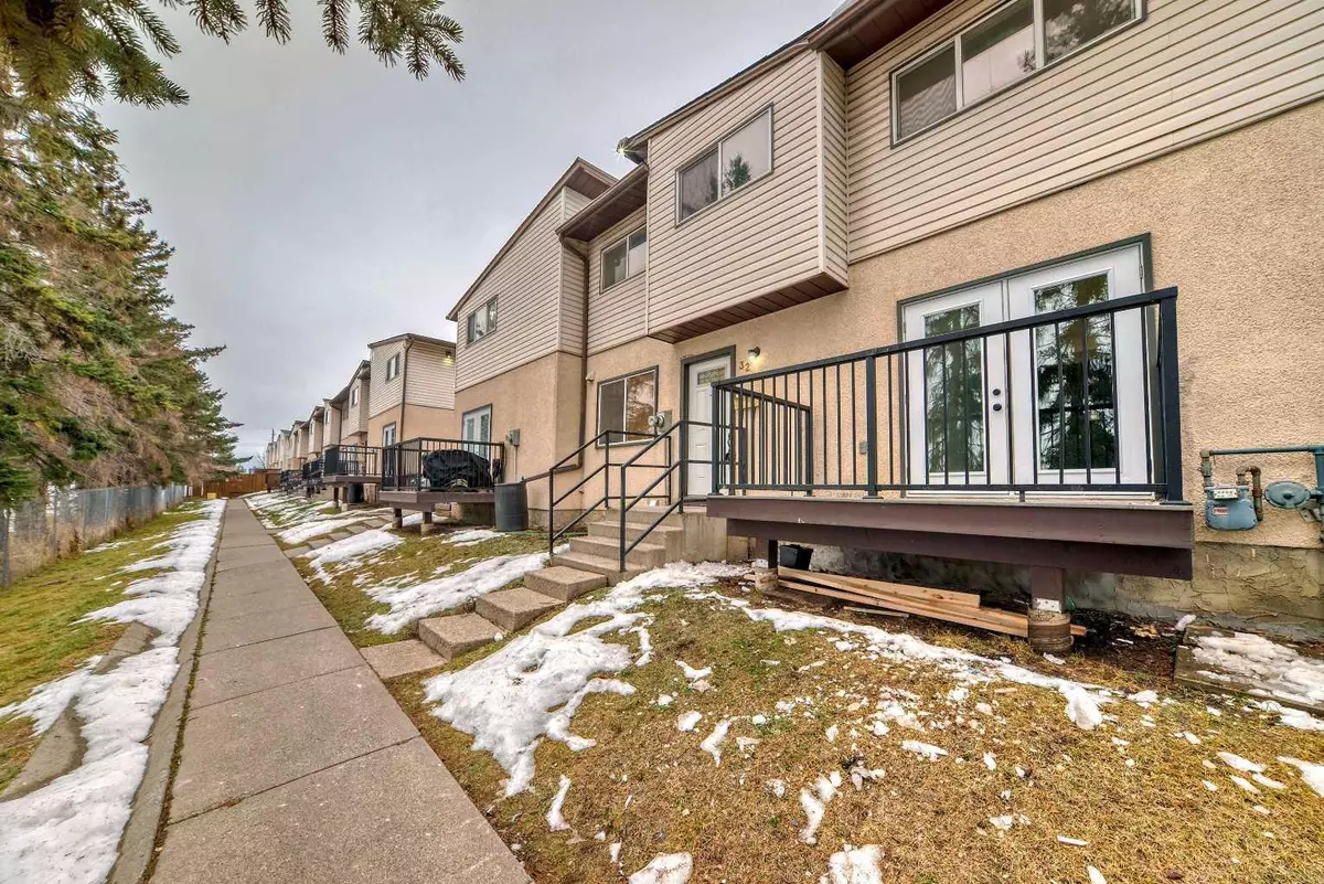 Calgary, AB T2A 5E4,4531 7 AVE Southeast #32