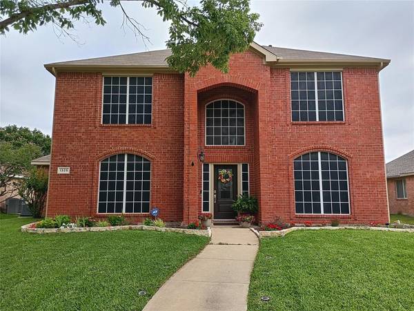 1325 Mustang Drive, Lewisville, TX 75067