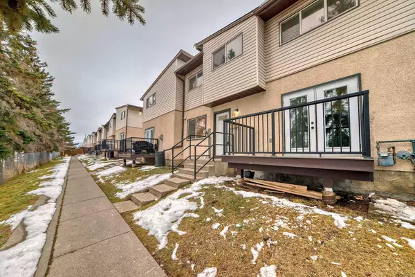 4531 7 AVE SE #32, Calgary, AB T2A 5E4