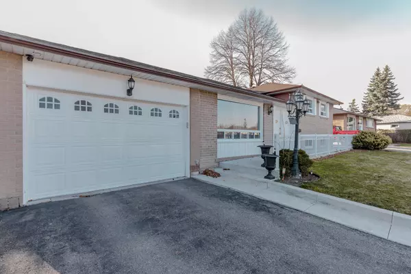 Brampton, ON L6T 1N3,2 Alexandria CRES