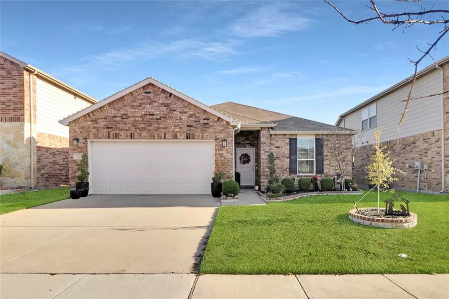 2220 Buelingo Lane, Fort Worth, TX 76131