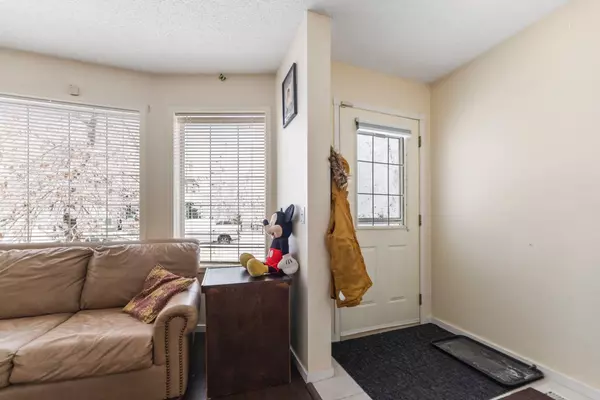 Calgary, AB T3J 3V7,193 Tarington Close NE