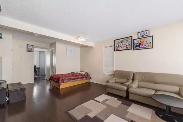 Calgary, AB T3J 3V7,193 Tarington Close NE