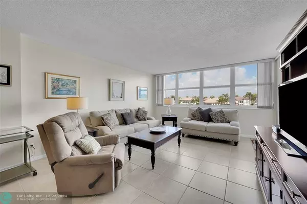 Hollywood, FL 33019,1400 S OCEAN DR  #305