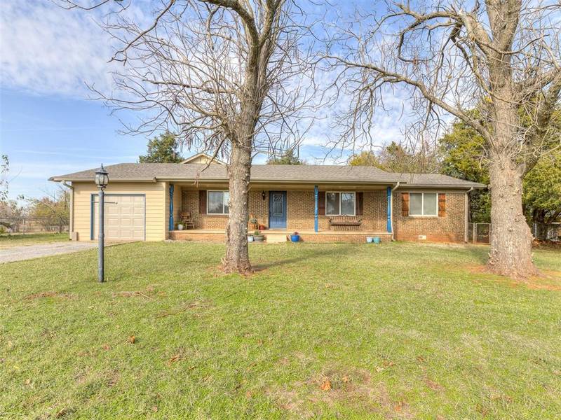 513 S Lakehoma Place Drive, Mustang, OK 73064