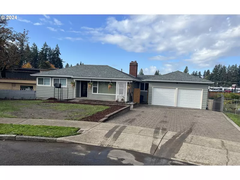 555 WELTER CIR, Gladstone, OR 97027