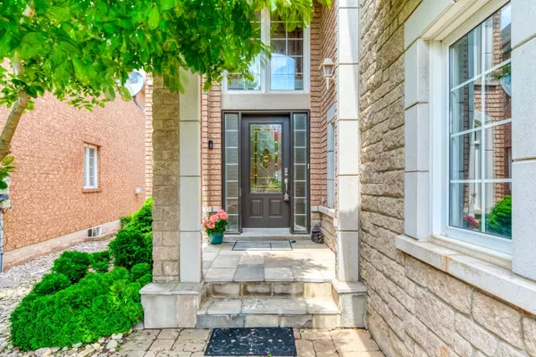 Oakville, ON L6H 7M8,2471 Hertfordshire WAY