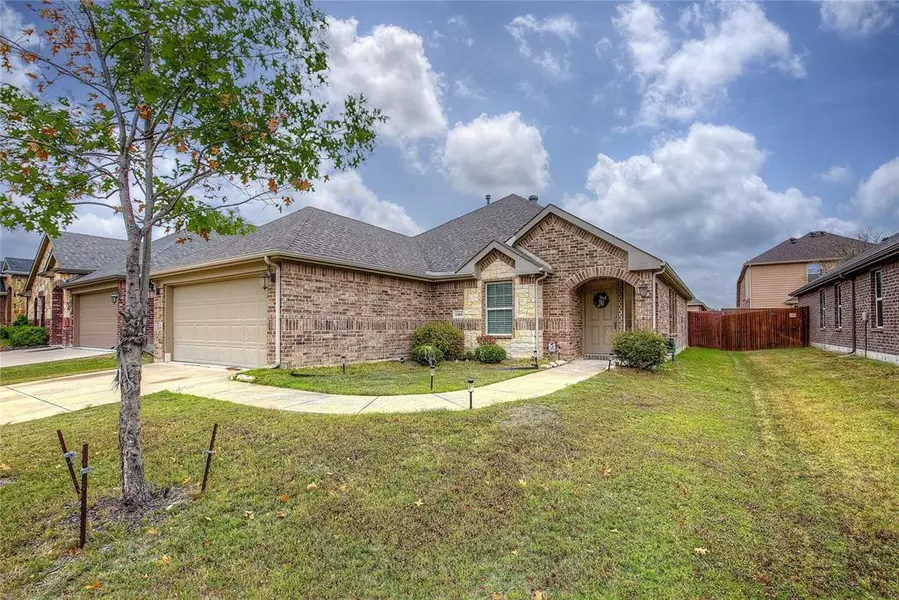 1404 Castle Creek Drive, Little Elm, TX 75068