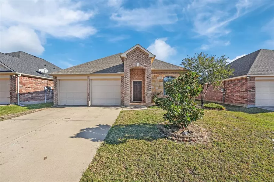 944 Preakness Drive, Grand Prairie, TX 75051