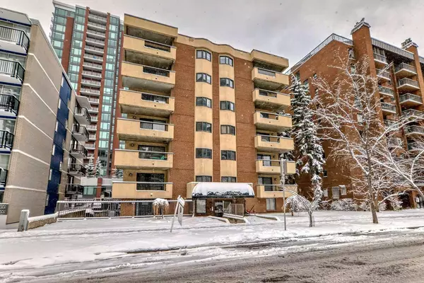 1311 15 AVE Southwest #301, Calgary, AB T3C 0X8