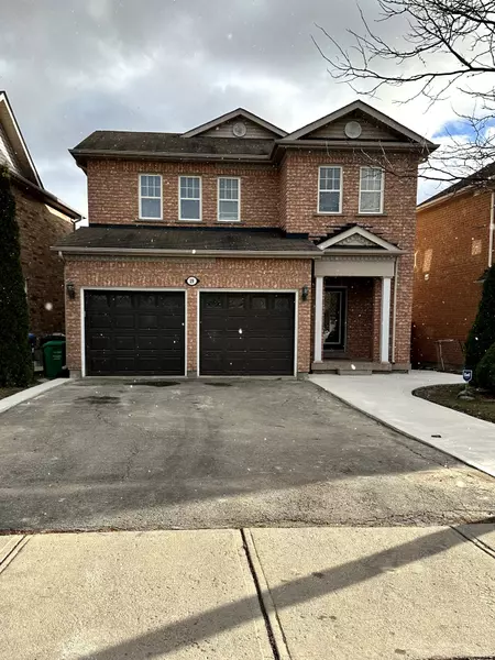 19 Calderstone RD, Brampton, ON L6P 2A4