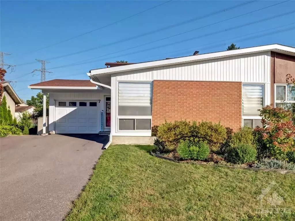 Tanglewood - Grenfell Glen - Pineglen, ON K2G 3X7,7 MEDHURST DR