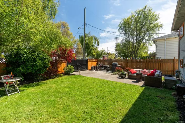 Victoria, BC V8S 1M4,1451 Brooke St