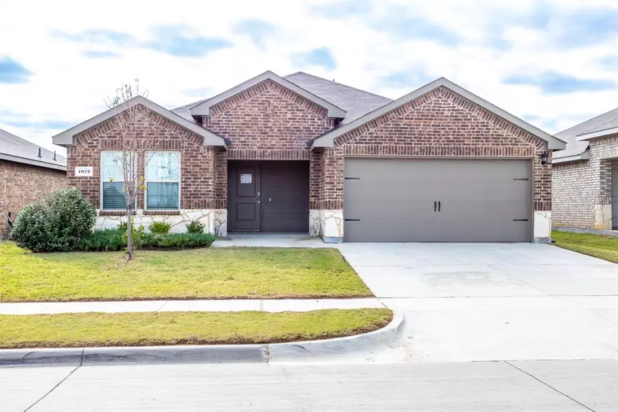 1872 Willow Creek Road, Lancaster, TX 75146