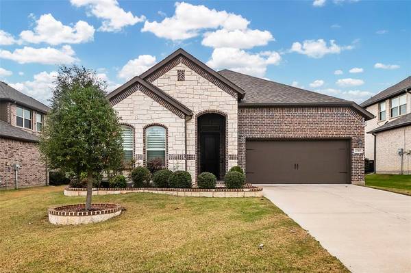 2707 Grainger Drive, Mansfield, TX 76063