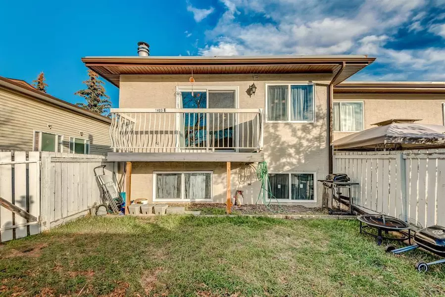 1403 44 ST Southeast #E, Calgary, AB T2A5E6