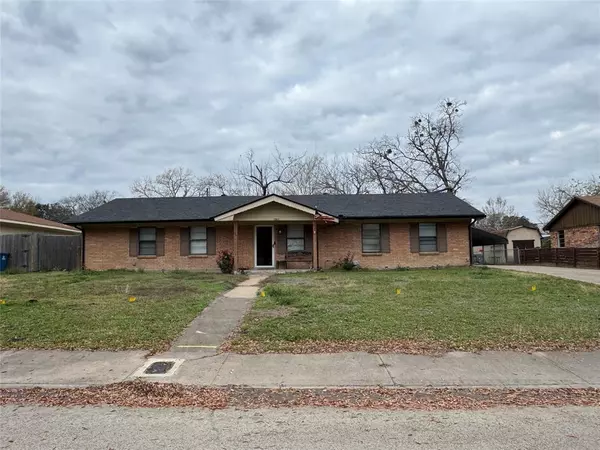 1000 Crestview Drive, Kaufman, TX 75142