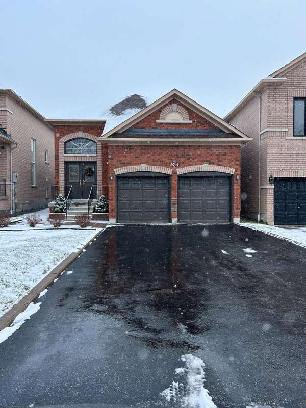 484 Summerpark CRES, Pickering, ON L1V 7A7