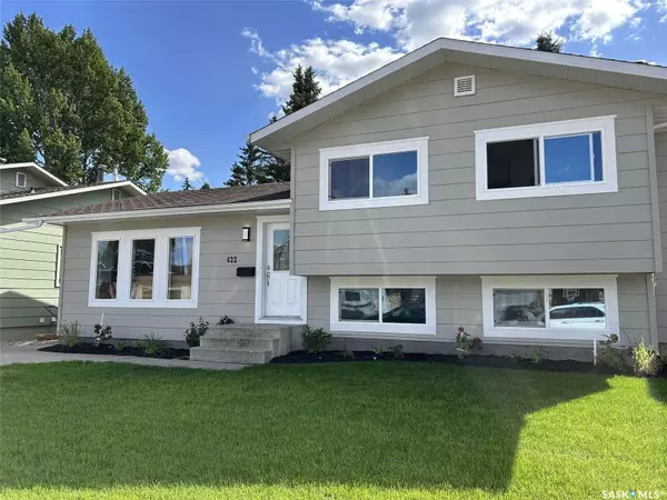 422 CREAN LANE, Saskatoon, SK S7J 3X4