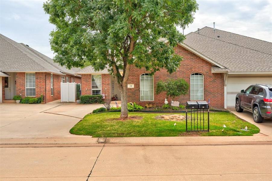 32 Butterfly Creek Boulevard, Edmond, OK 73013