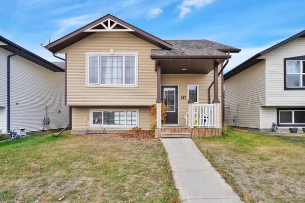 24 Long Close, Red Deer, AB T4R 3N8