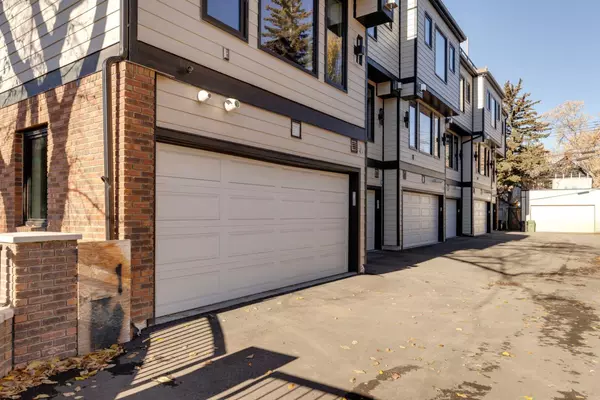 Calgary, AB T2S 0J5,538 23 AVE SW