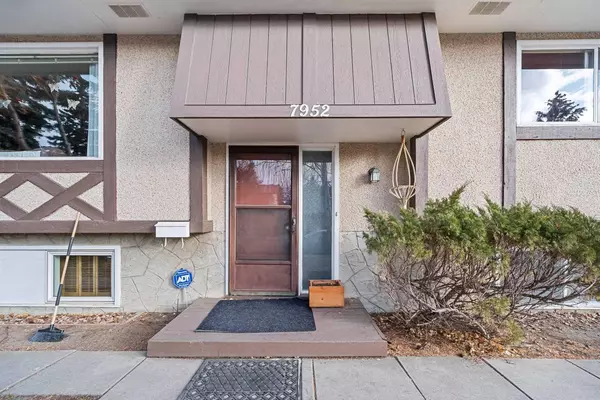 Calgary, AB T2K 4H7,7952 Huntwick CRES NE