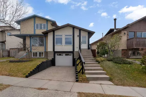 143 Bermuda DR NW, Calgary, AB T3K 1H6