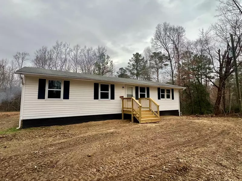 705 Oak Row RD, Warsaw, VA 22572