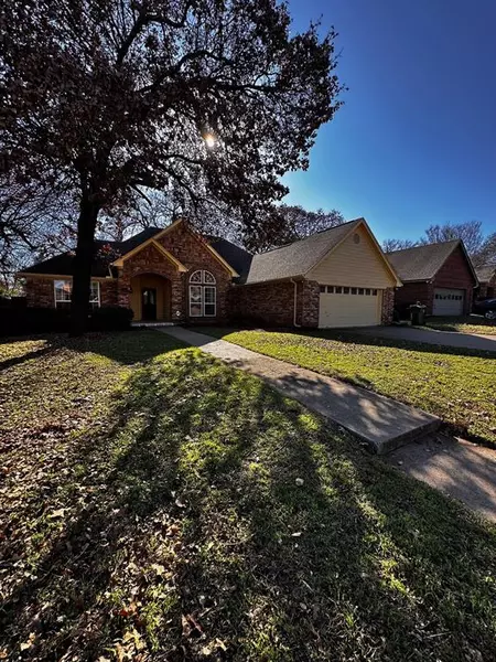 7504 Oak Park Drive, North Richland Hills, TX 76182