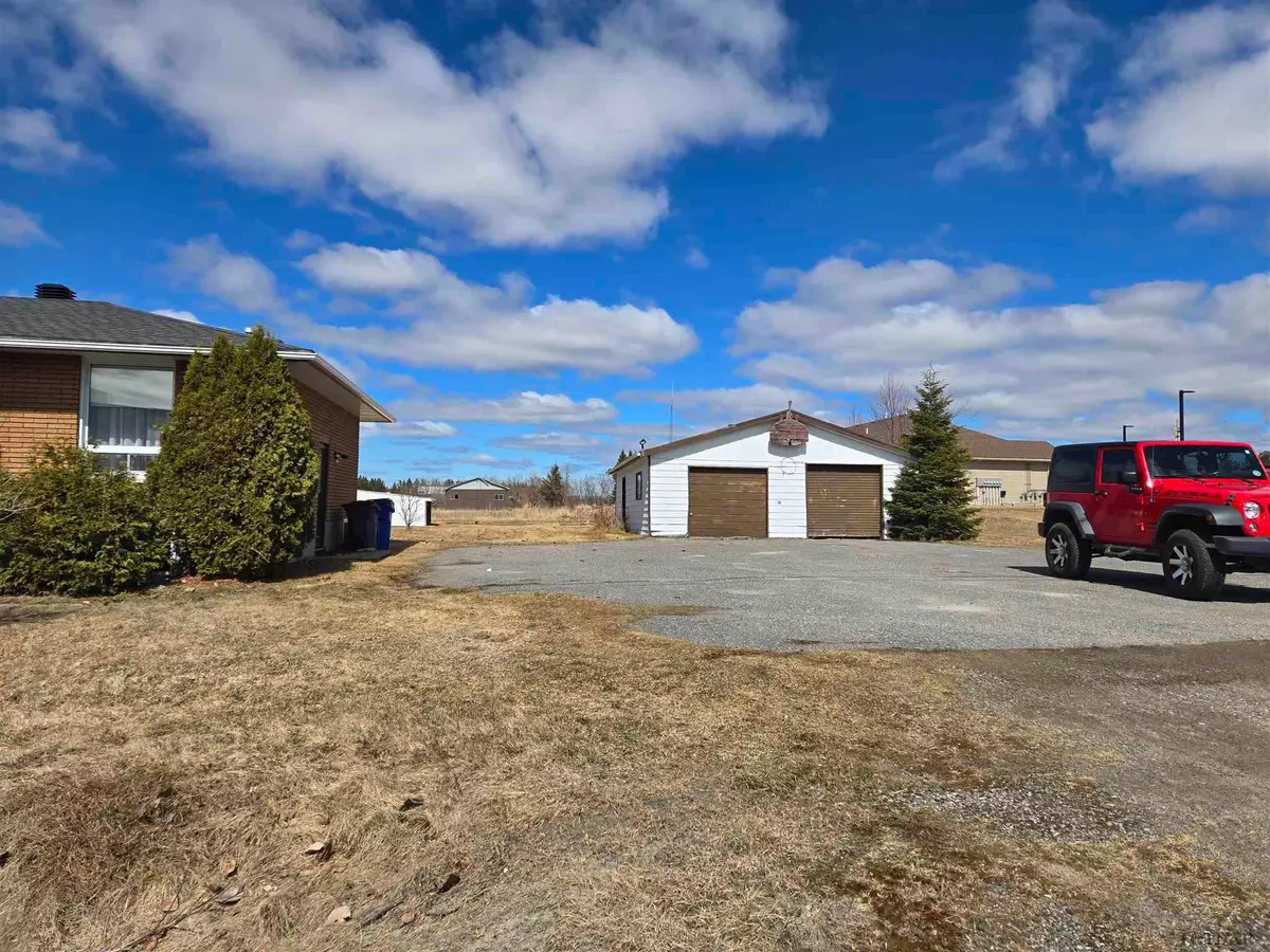 Temiskaming Shores, ON P0J 1P0,197 Roland RD