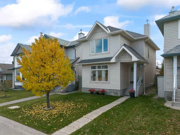 Calgary, AB T3M 1B9,172 Cramond CRES SE