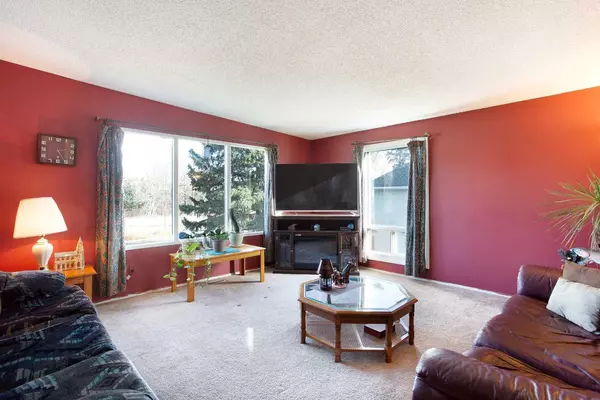 Calgary, AB T3B 2K3,4641 69 ST NW