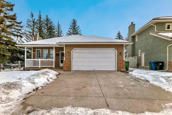 80 Suncastle CRES SE, Calgary, AB T2X2W7