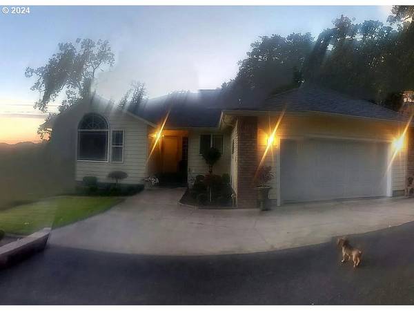 1385 SE LAUREL CT, Roseburg, OR 97470