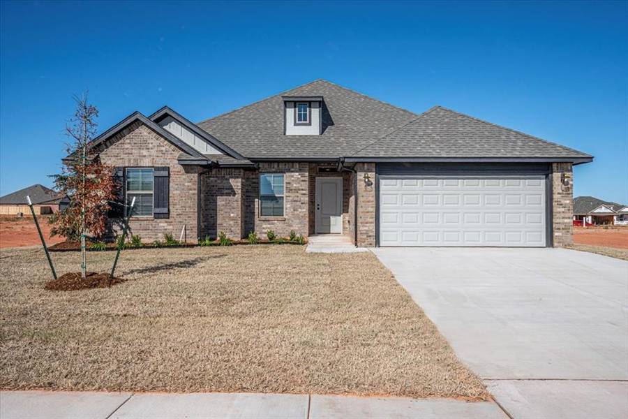 2025 W Crossbow Way, Mustang, OK 73064