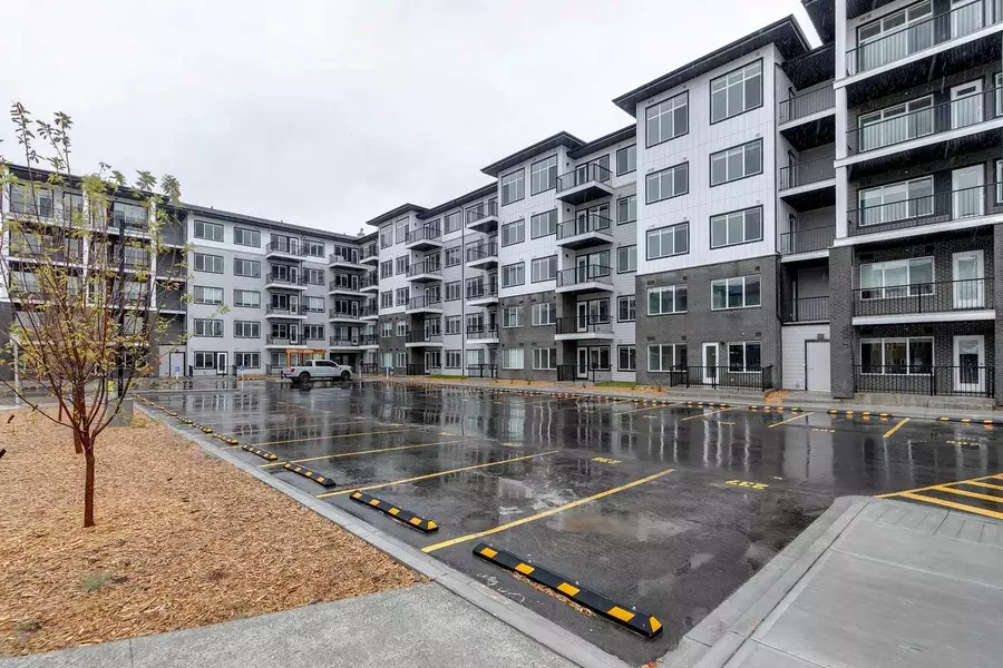 395 Skyview Pkwy NE #1121, Calgary, AB T3N2K1