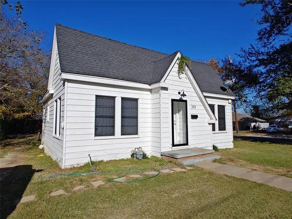 213 California Street E, Sulphur Springs, TX 75482