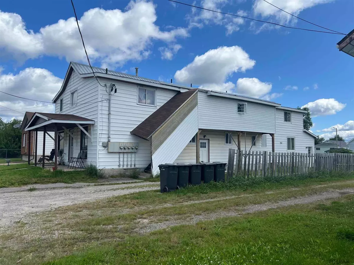 Iroquois Falls, IA P0K 1G0,438 Ste. Helene AVE