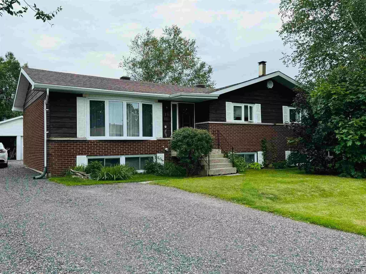 Kapuskasing, ON P5N 1M1,19 Kennedy AVE