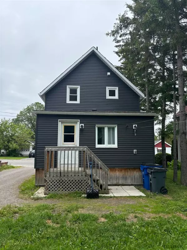 Timiskaming, ON P0J 1P0,102 Katherine ST